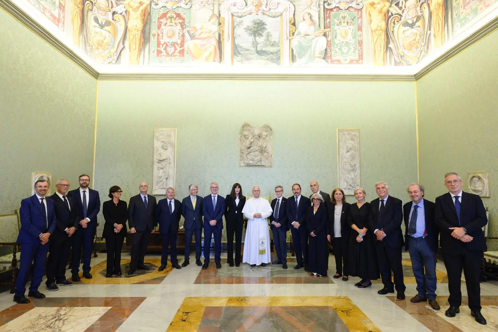 Il Ministro Bernini e i Presidenti degli Enti di Ricerca in udienza da Papa Leone XIV